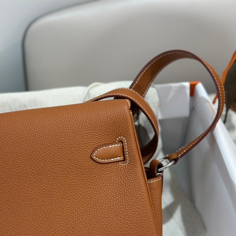 Kelly Messenger Crossbody Gold Brown with Silver Hardware 25CM - 图片 5