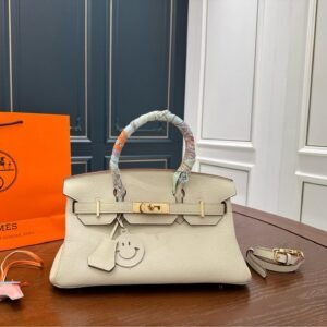 Hermès Birkin 30 in Cream Togo Leather with Gold Hardware