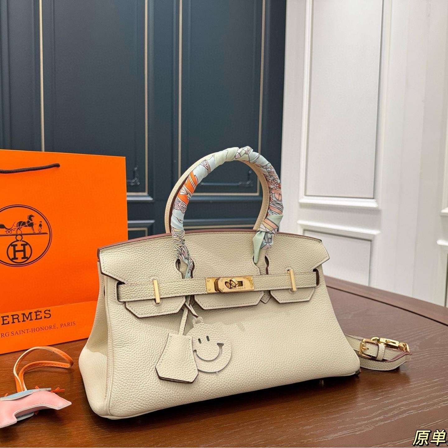 Hermès Birkin 30 in Cream Togo Leather with Gold Hardware - 图片 2