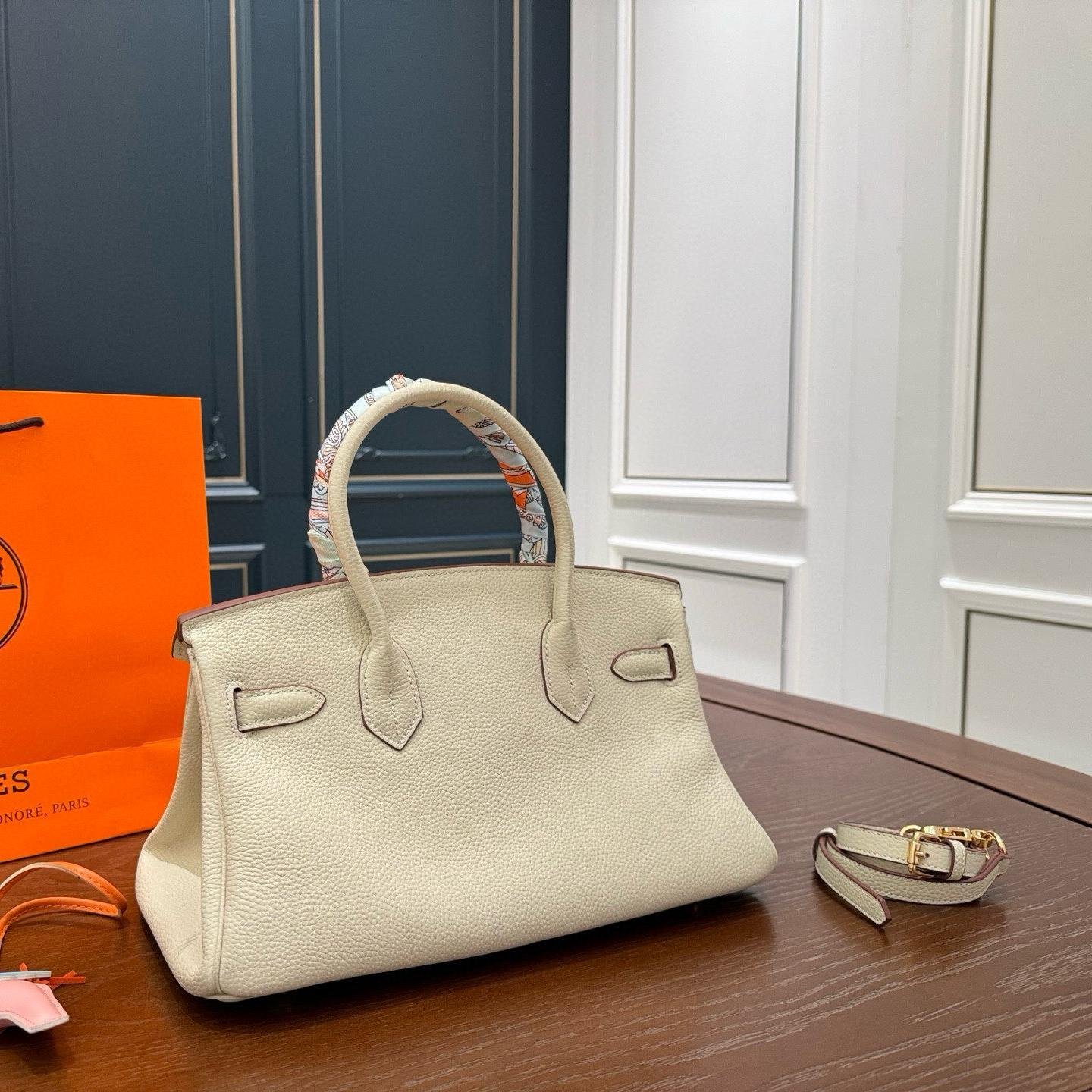 Hermès Birkin 30 in Cream Togo Leather with Gold Hardware - 图片 3