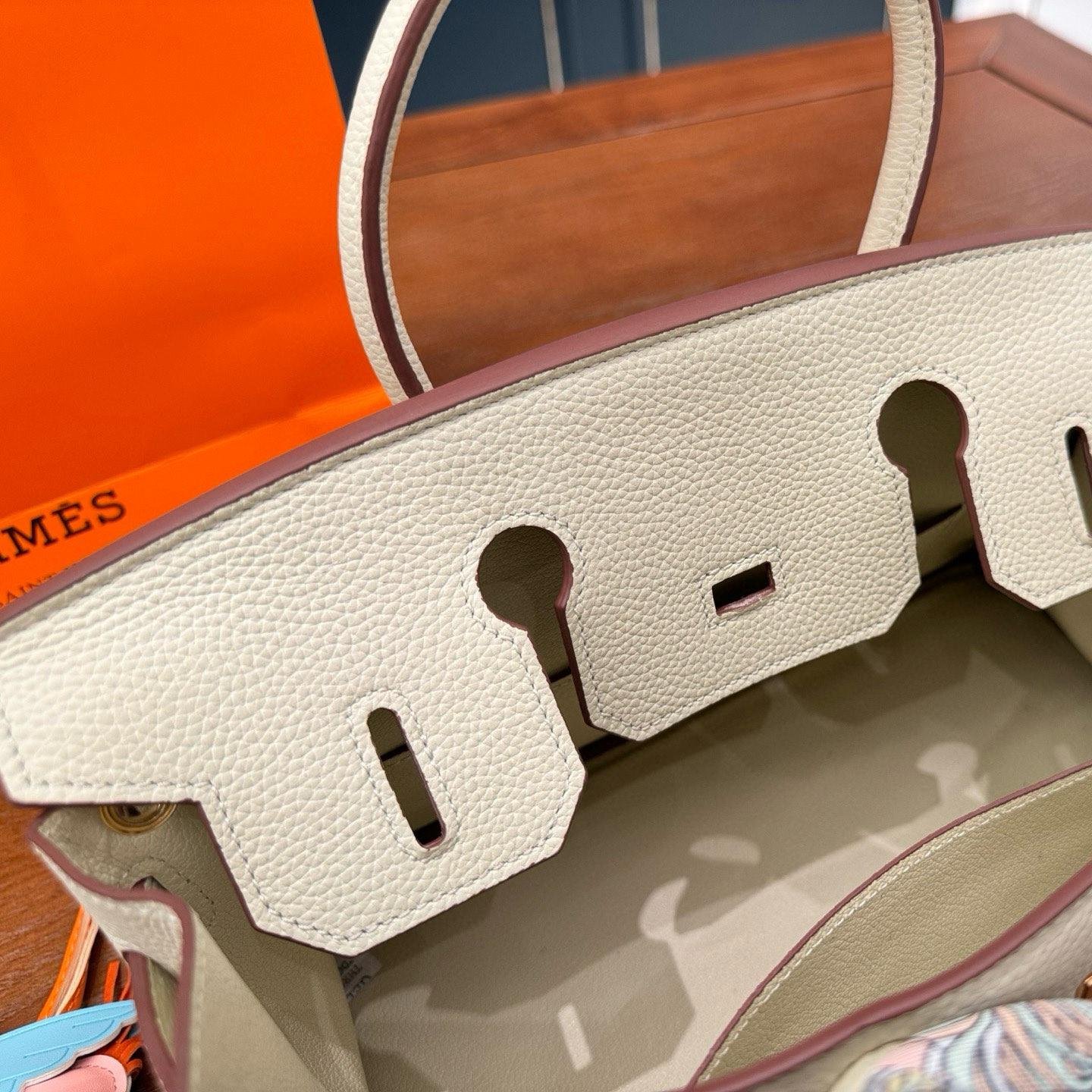 Hermès Birkin 30 in Cream Togo Leather with Gold Hardware - 图片 8