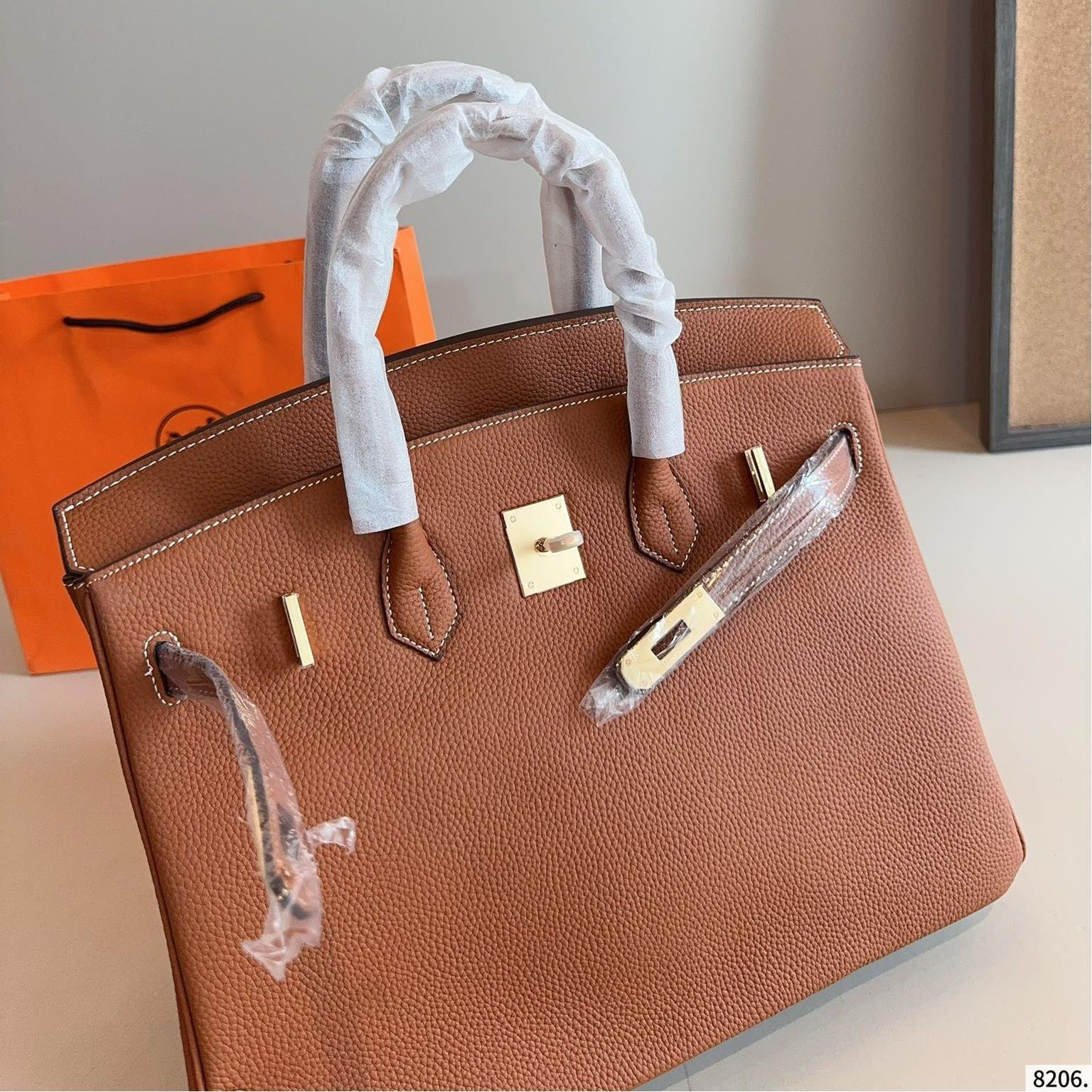Hermès Birkin 35 Gold Togo Leather Handbag with Gold Hardware - 图片 8