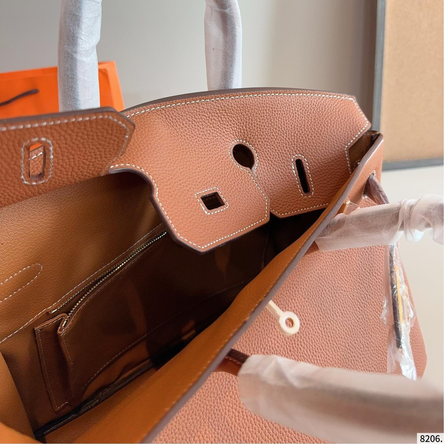 Hermès Birkin 35 Gold Togo Leather Handbag with Gold Hardware - 图片 9