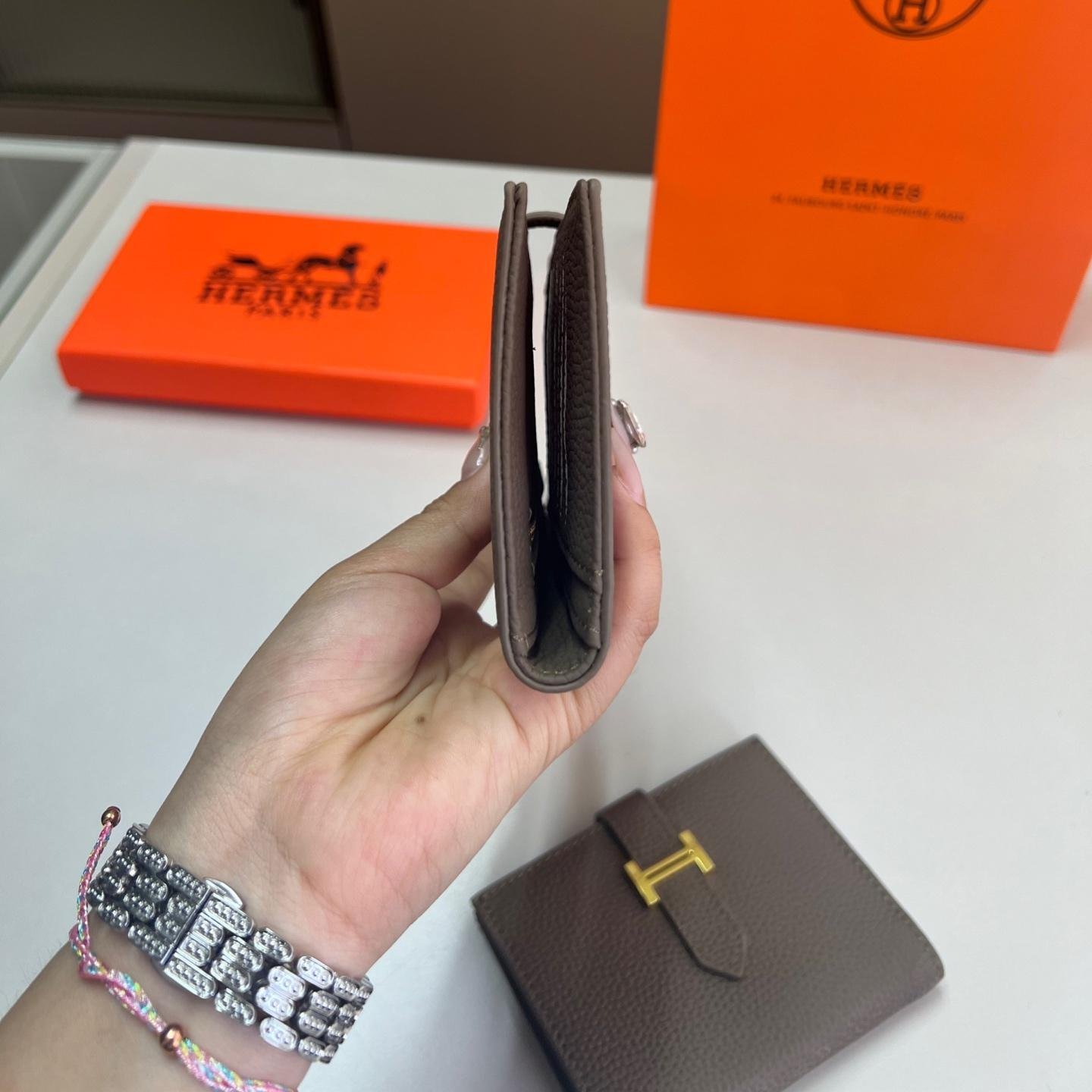 Hermès H-Buckle Leather Wallet – Timeless Slim Cardholder in Grained Calfskin - 图片 2