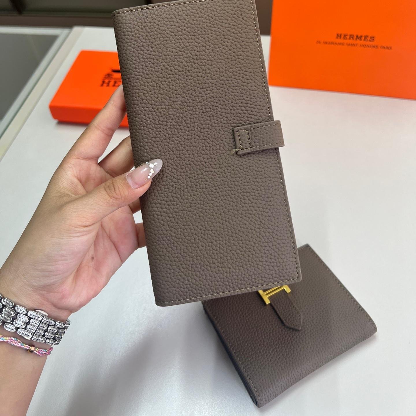 Hermès H-Buckle Leather Wallet – Timeless Slim Cardholder in Grained Calfskin - 图片 4