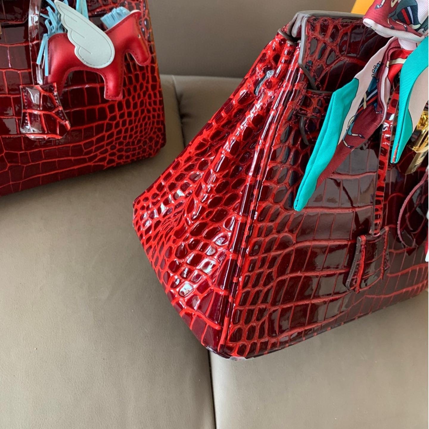 Birkin 25 & 30 in Glossy Burgundy Croc-Embossed Leather – Radiant Luxury in a Rare Silhouette - 图片 5