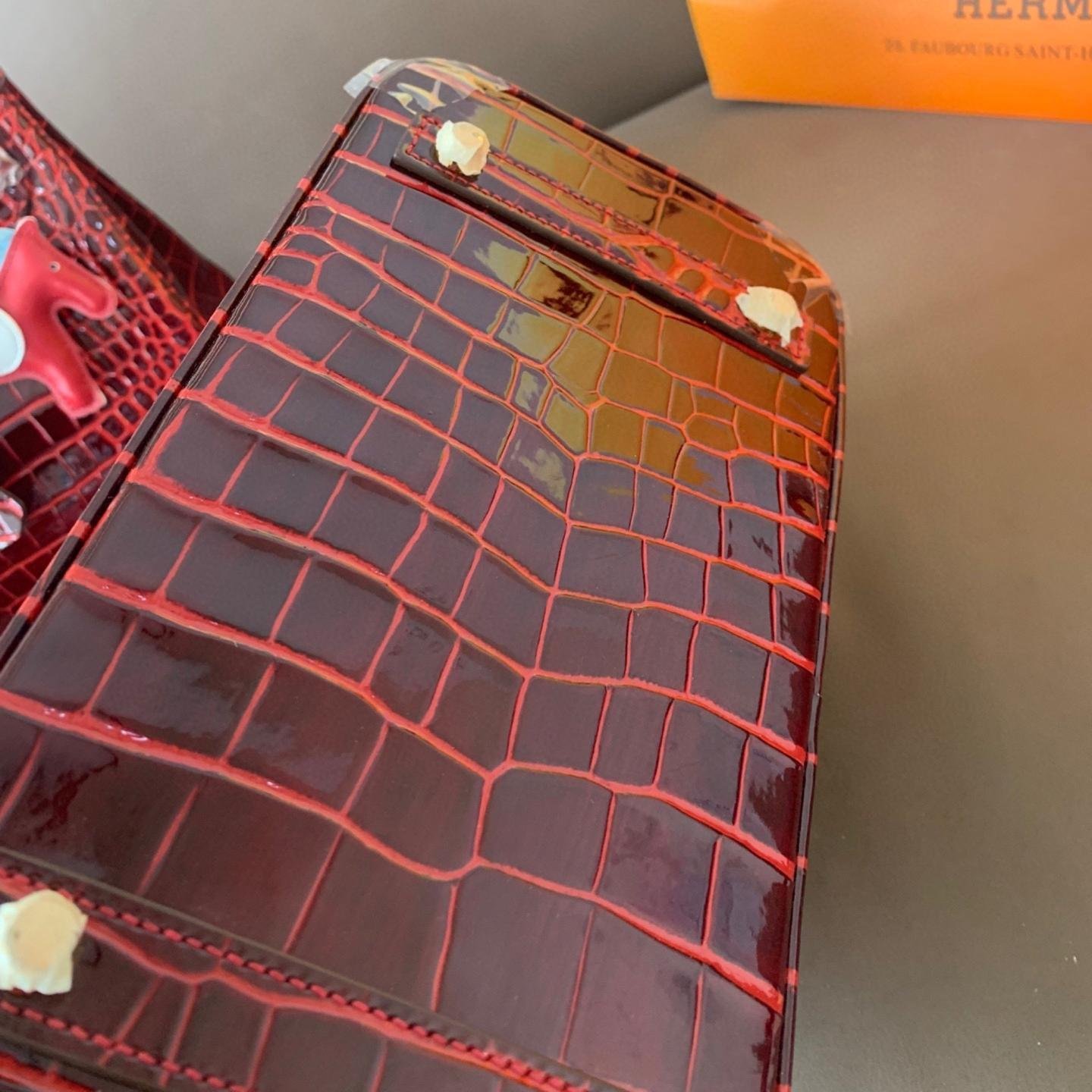 Birkin 25 & 30 in Glossy Burgundy Croc-Embossed Leather – Radiant Luxury in a Rare Silhouette - 图片 6