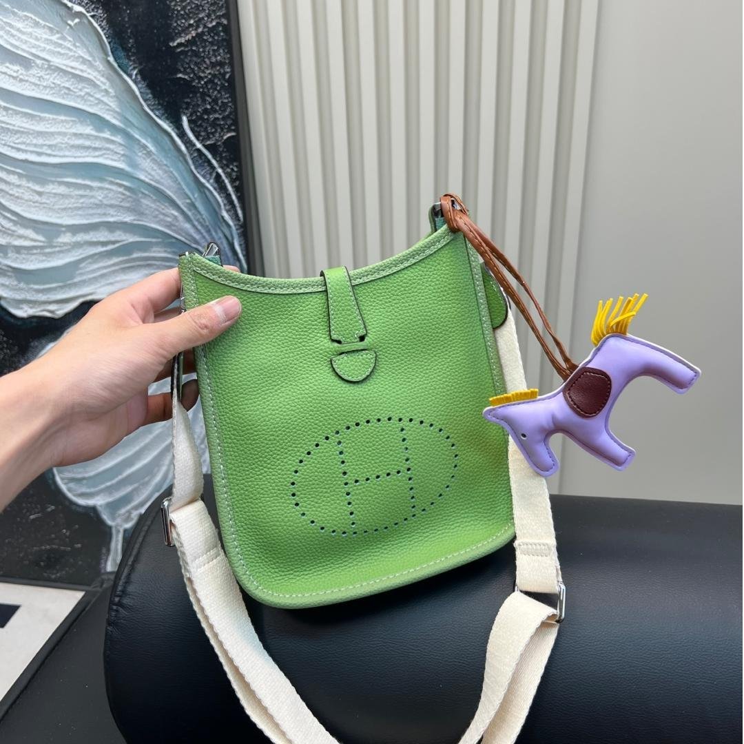 Hermès Evelyne Mini Crossbody in Clemence Calfskin – 20cm - 图片 4