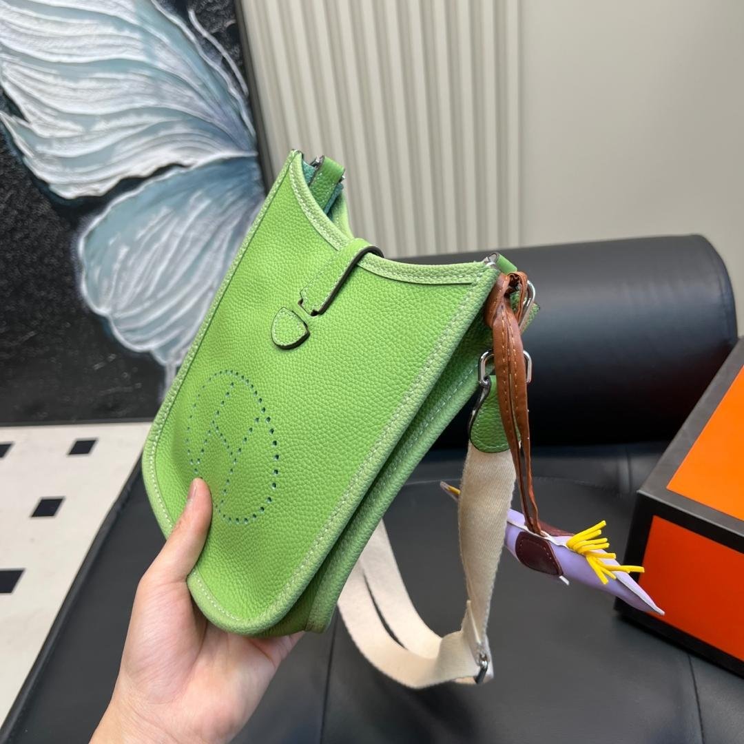 Hermès Evelyne Mini Crossbody in Clemence Calfskin – 20cm - 图片 6