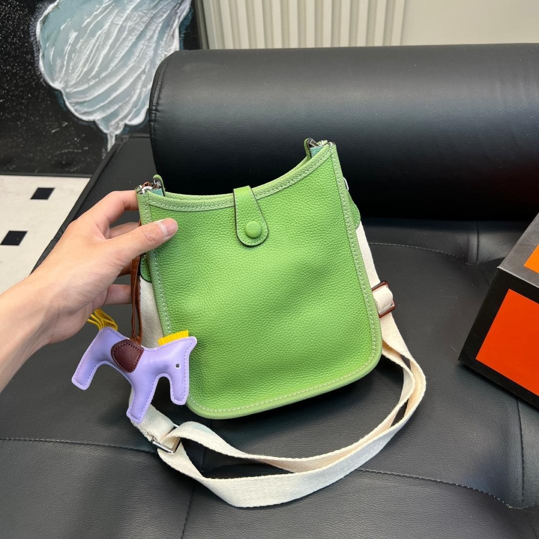 Hermès Evelyne Mini Crossbody in Clemence Calfskin – 20cm - 图片 8