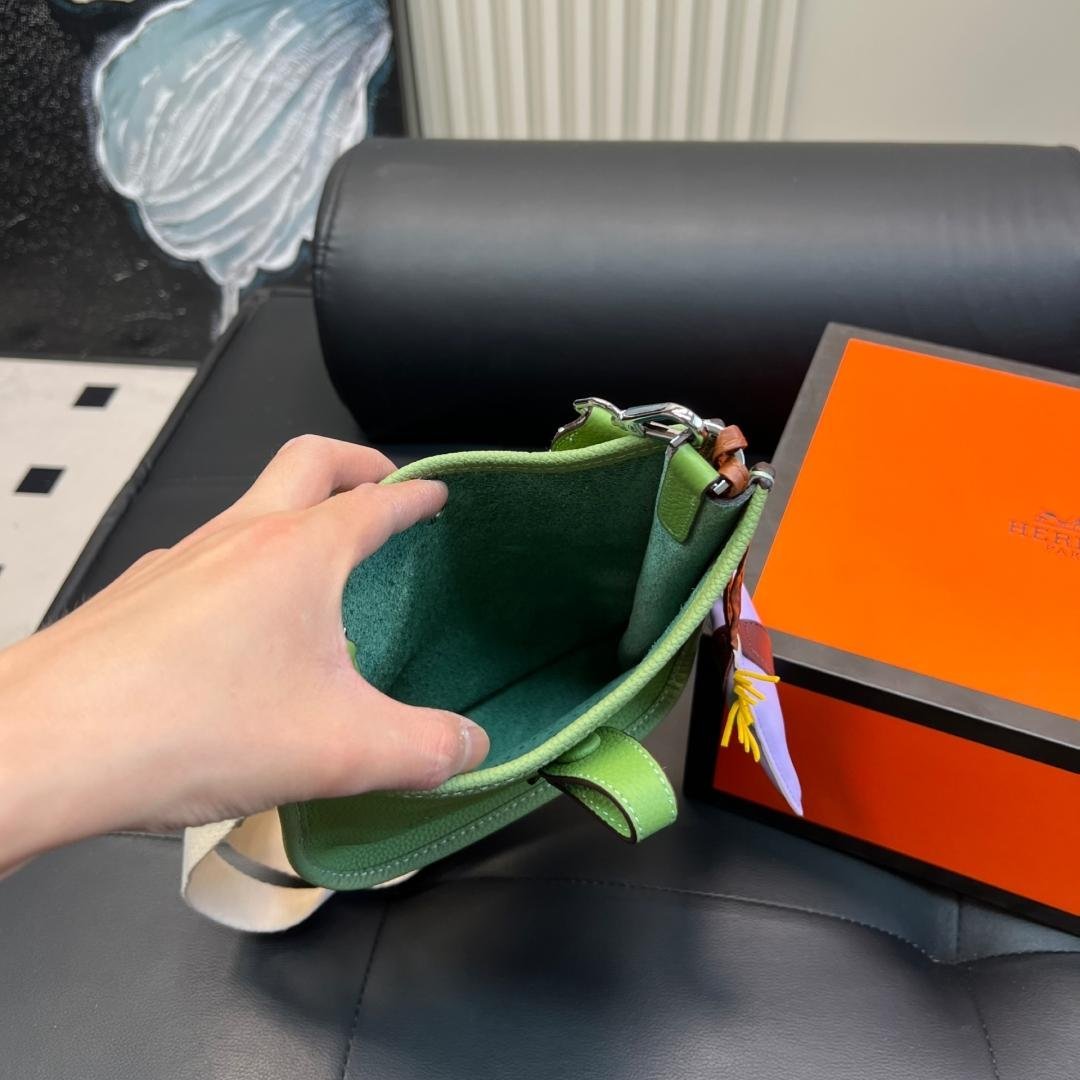 Hermès Evelyne Mini Crossbody in Clemence Calfskin – 20cm - 图片 9