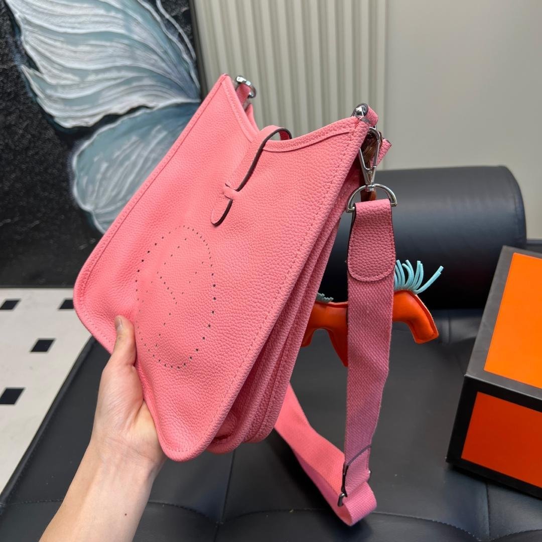 Hermès Evelyne 25 Crossbody Bag in Clemence Leather – Sakura Pink - 图片 5