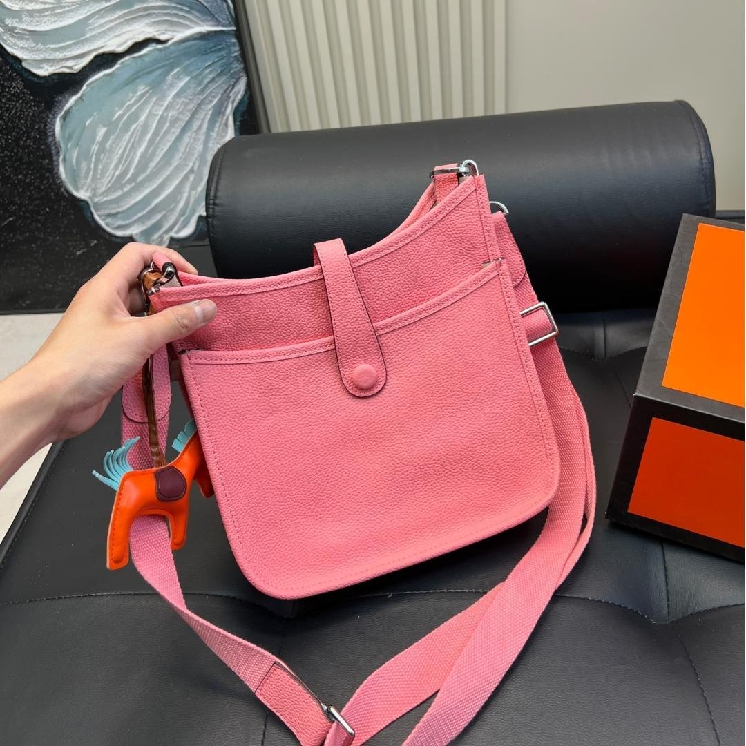 Hermès Evelyne 25 Crossbody Bag in Clemence Leather – Sakura Pink - 图片 6