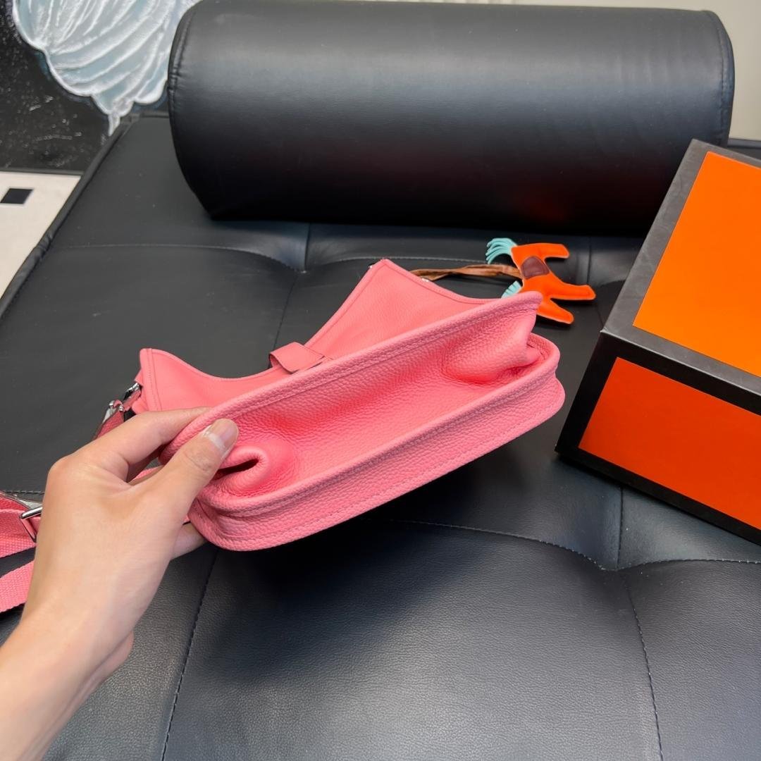 Hermès Evelyne 25 Crossbody Bag in Clemence Leather – Sakura Pink - 图片 7