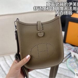 Evelyne TPM 18 in Taurillon Clemence Leather – Mini Crossbody with Iconic Ease