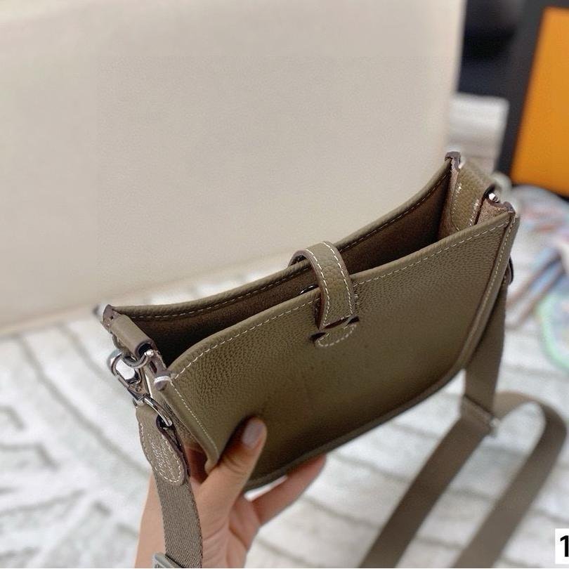 Evelyne TPM 18 in Taurillon Clemence Leather – Mini Crossbody with Iconic Ease - 图片 7