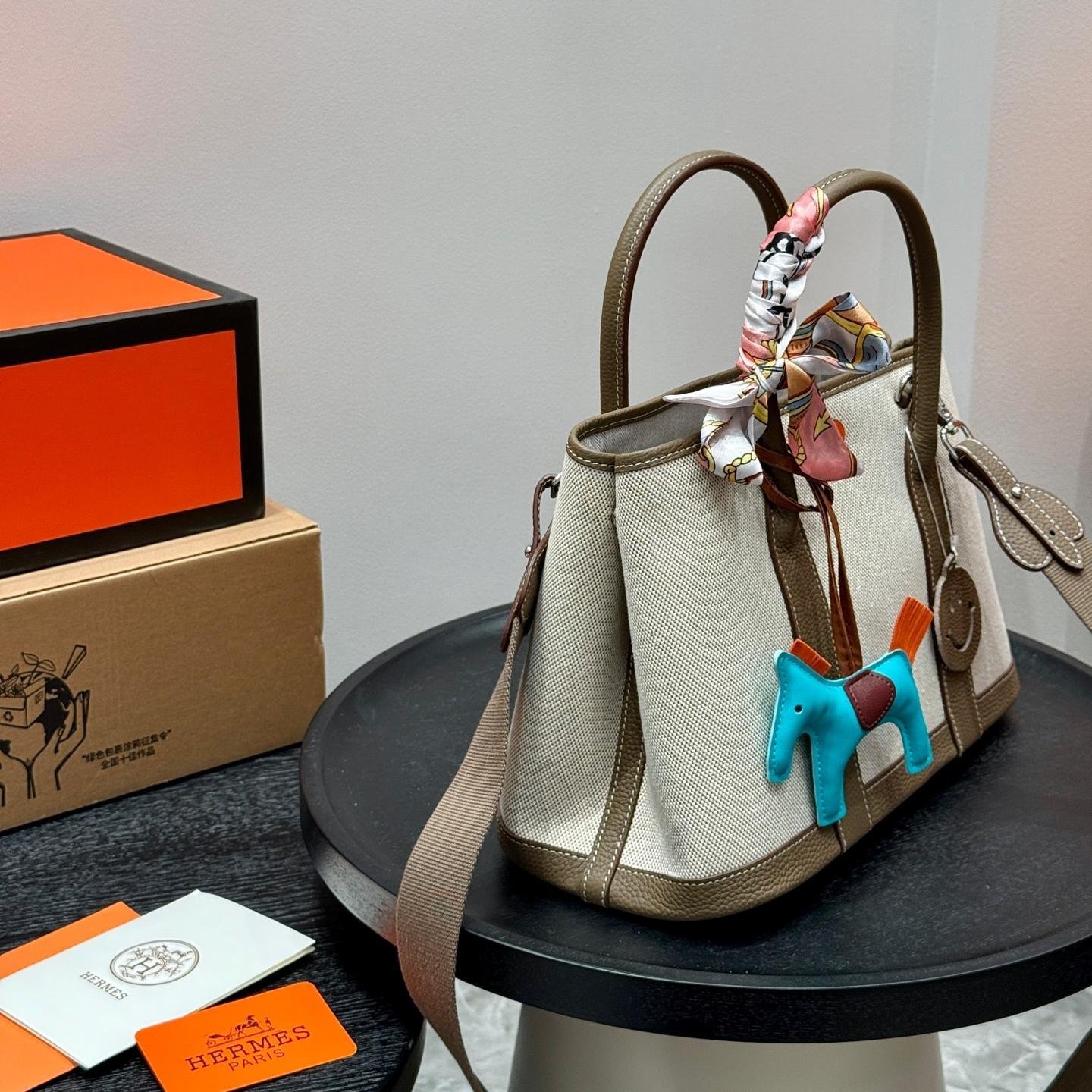 Hermès Garden Party 30 Canvas & Calfskin Tote Bag - 图片 5