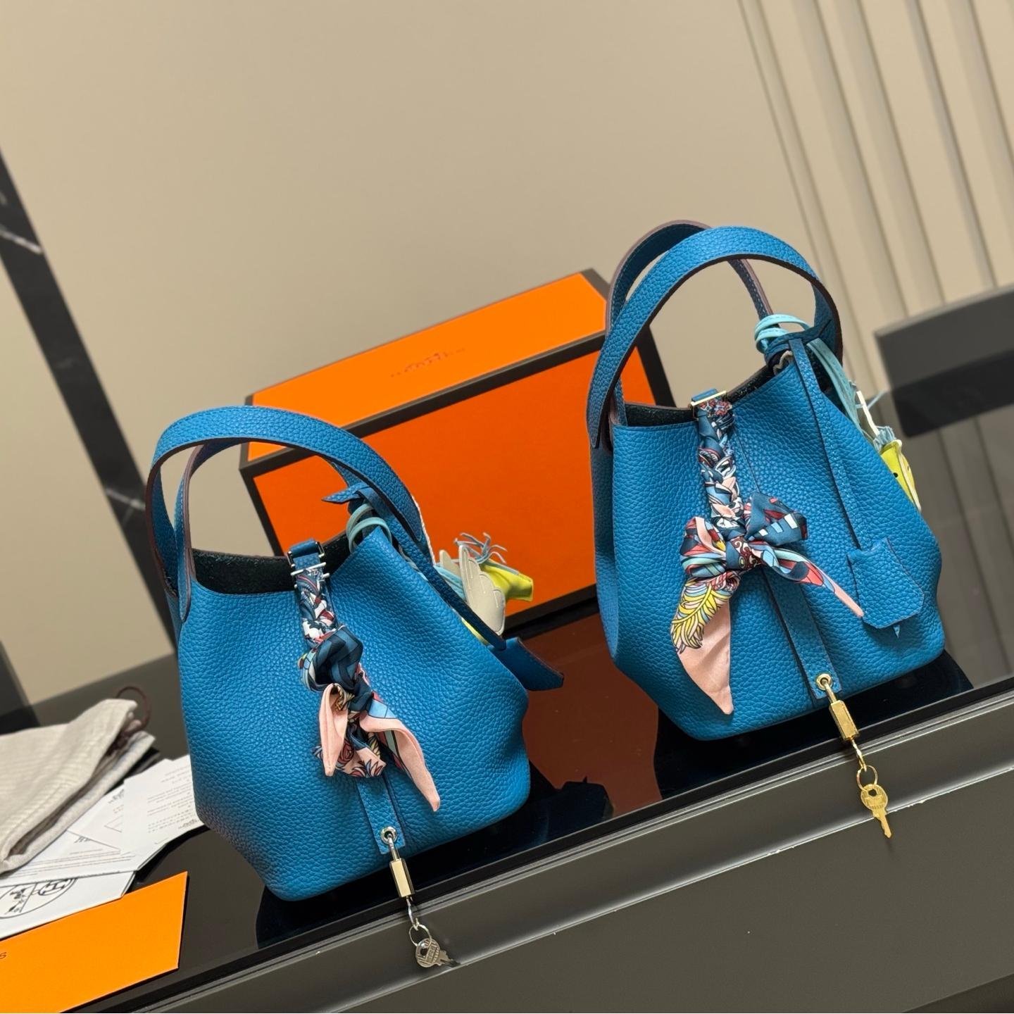 Hermès Picotin 18 in Blue Clemence Leather with Palladium Lock - 图片 5