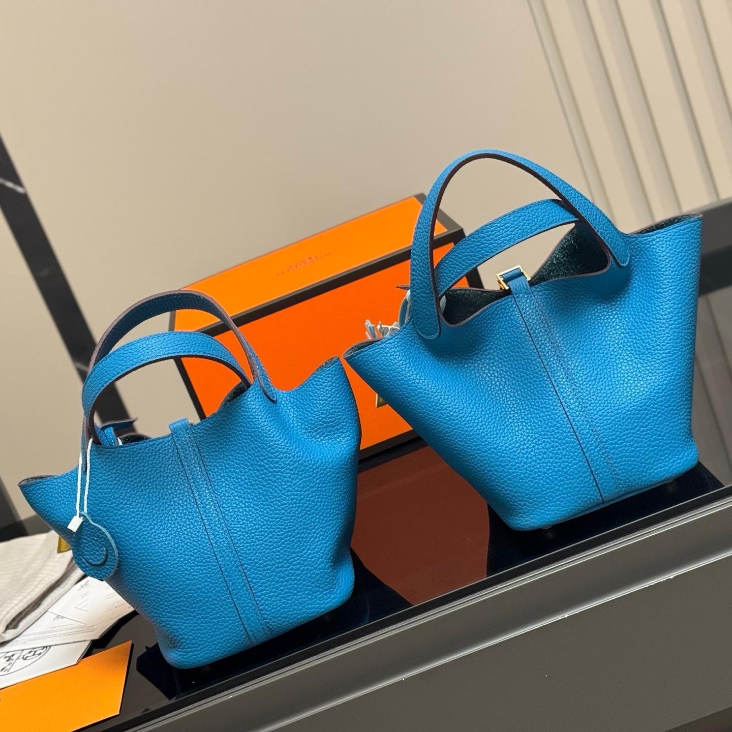 Hermès Picotin 18 in Blue Clemence Leather with Palladium Lock - 图片 7