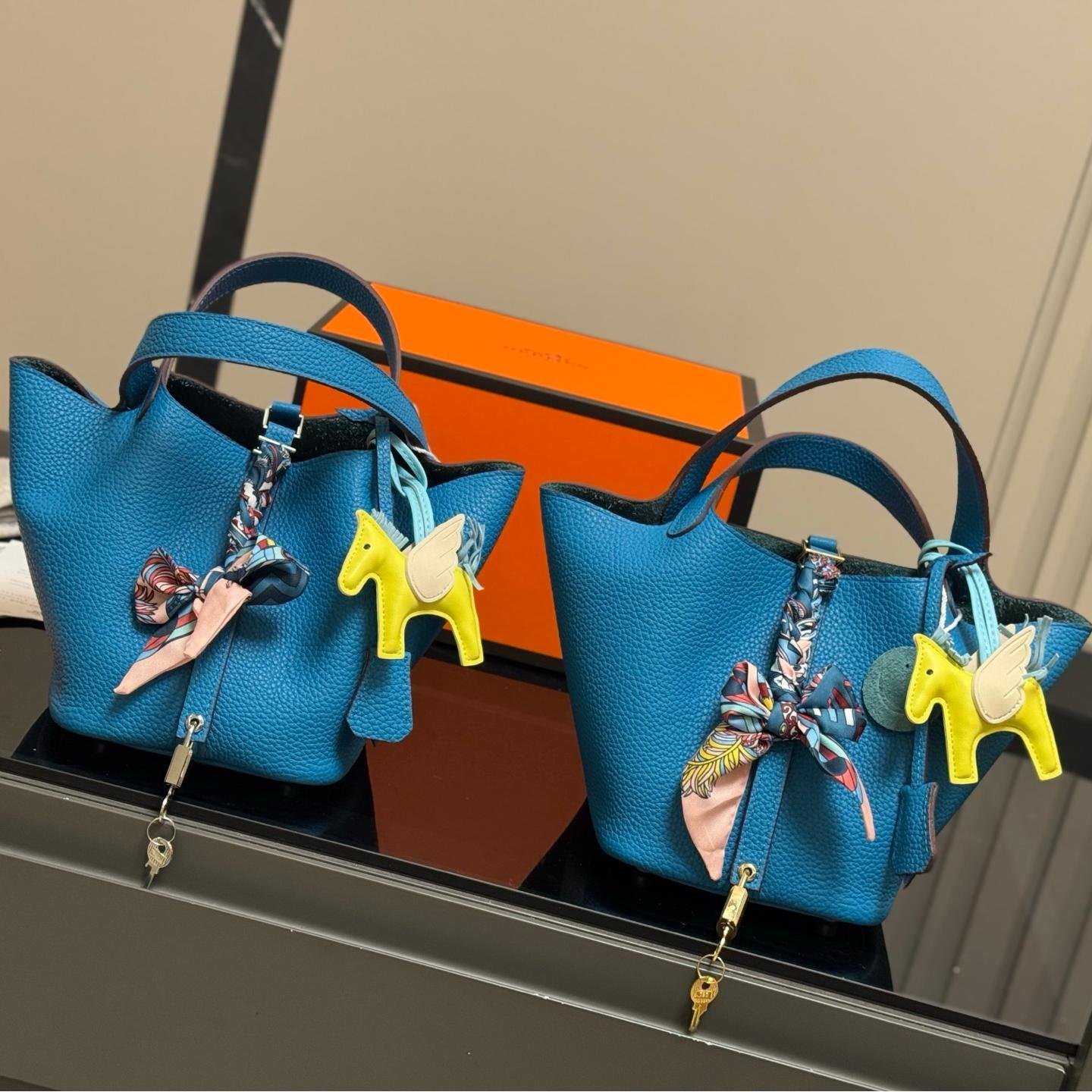 Hermès Picotin 18 in Blue Clemence Leather with Palladium Lock - 图片 9
