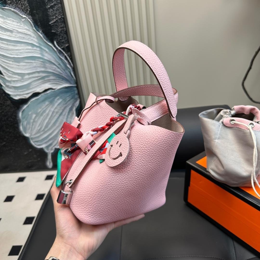 Hermès Picotin Lock 13 Bucket Bag in Pink Togo Leather with Palladium Hardware - 图片 4