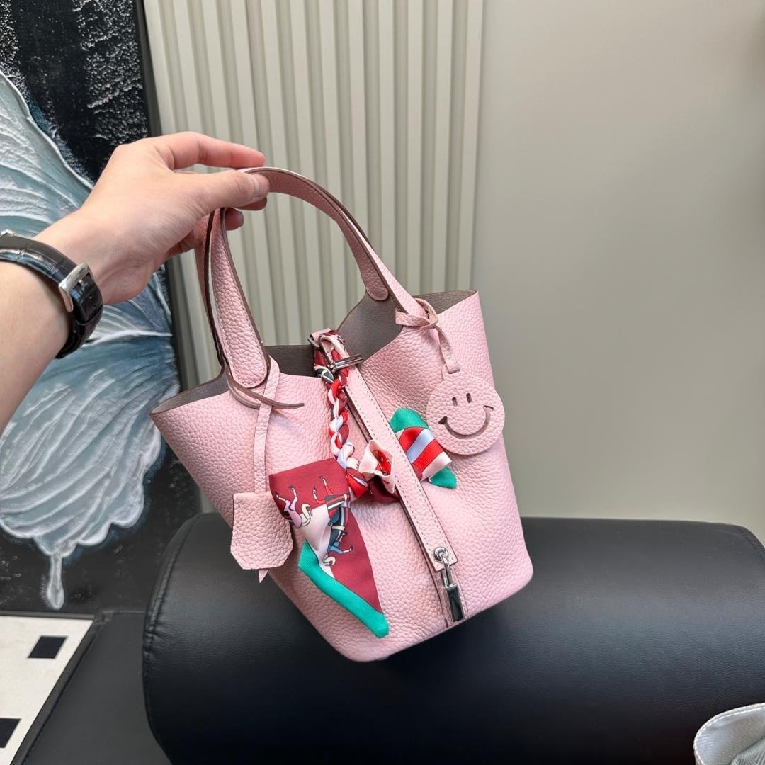 Hermès Picotin Lock 13 Bucket Bag in Pink Togo Leather with Palladium Hardware - 图片 8