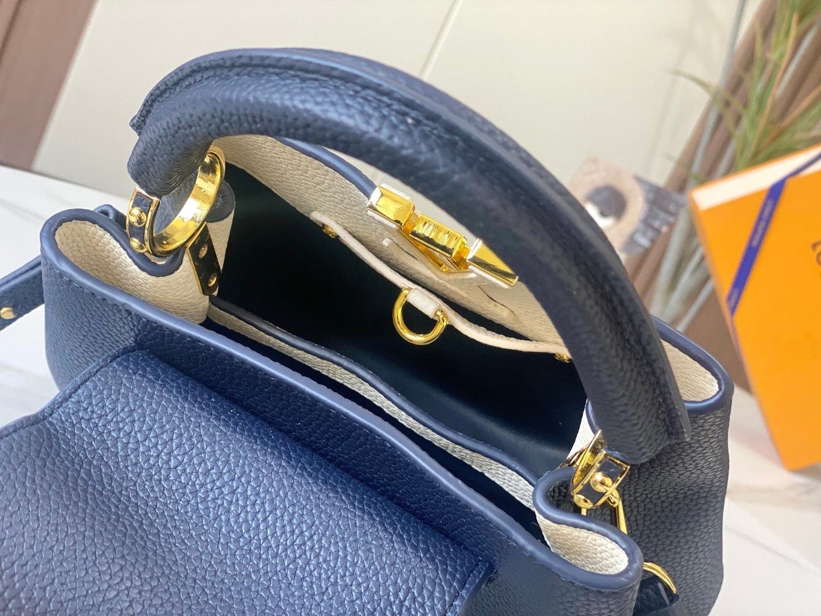 Capucines MINI Navy Blue Taurillon Leather 21CM - 图片 8