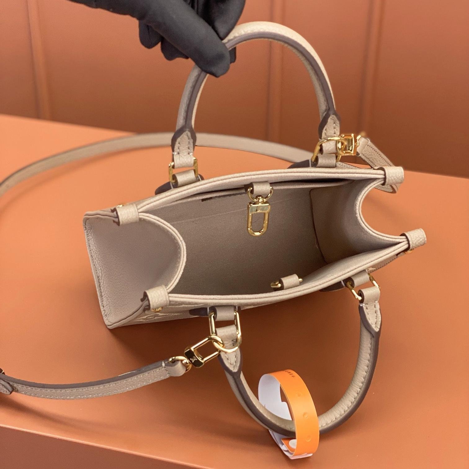 OnTheGo BB Grey Calfskin 18CM - 图片 5