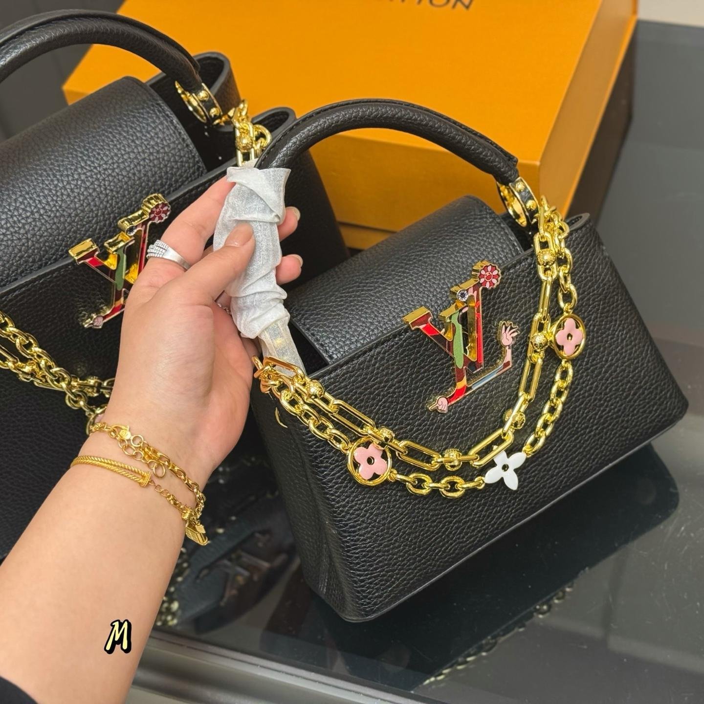Luxury Taurillon Leather Handbag – LV Capucines with Chain Charm 23CM/28CM - 图片 2