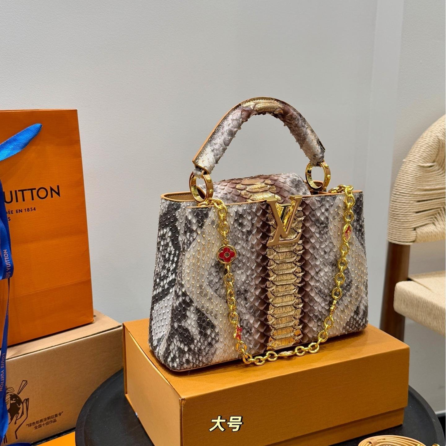 Luxury Python Leather Tote Bag with Gold LV Logo Hardware 20CM/28CM - 图片 2