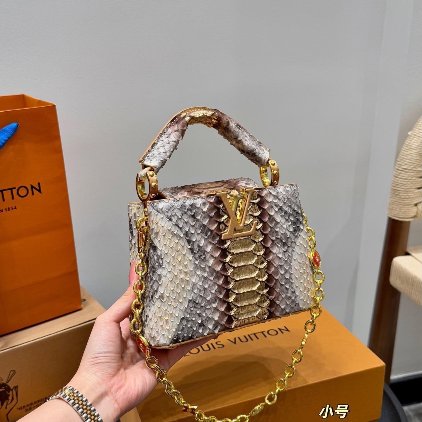 Luxury Python Leather Tote Bag with Gold LV Logo Hardware 20CM/28CM - 图片 4