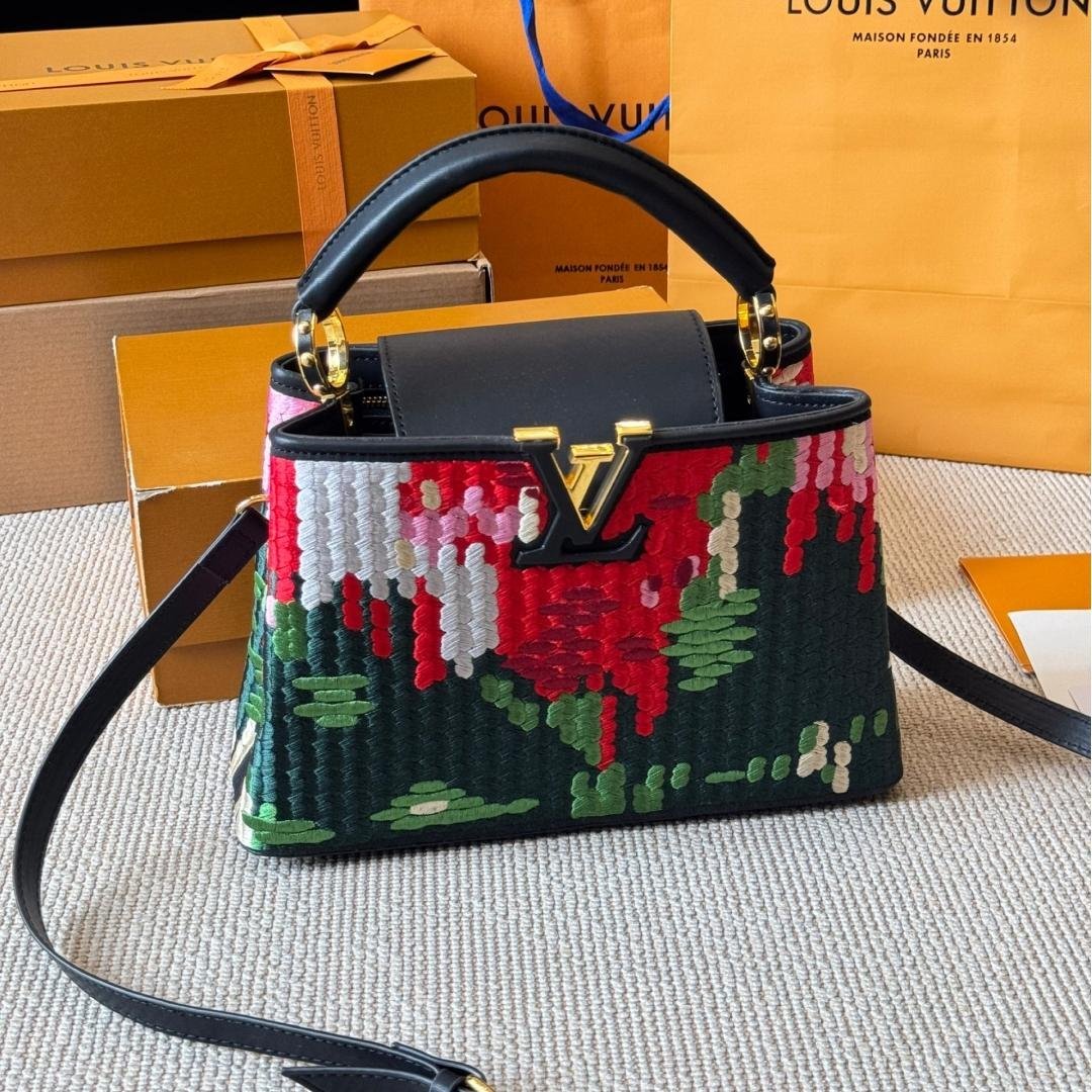 Luxury Floral Embroidered Capucines Bag with Black Leather Trim 20CM/27CM - 图片 2