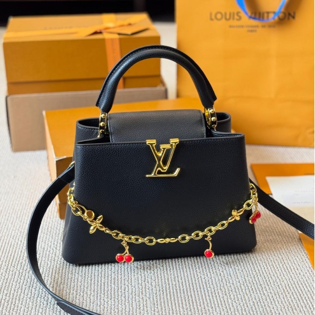 Capucines Handbag in Black Taurillon Leather with Gold LV & Cherry Chain – Available in 27CM & 20CM - 图片 2