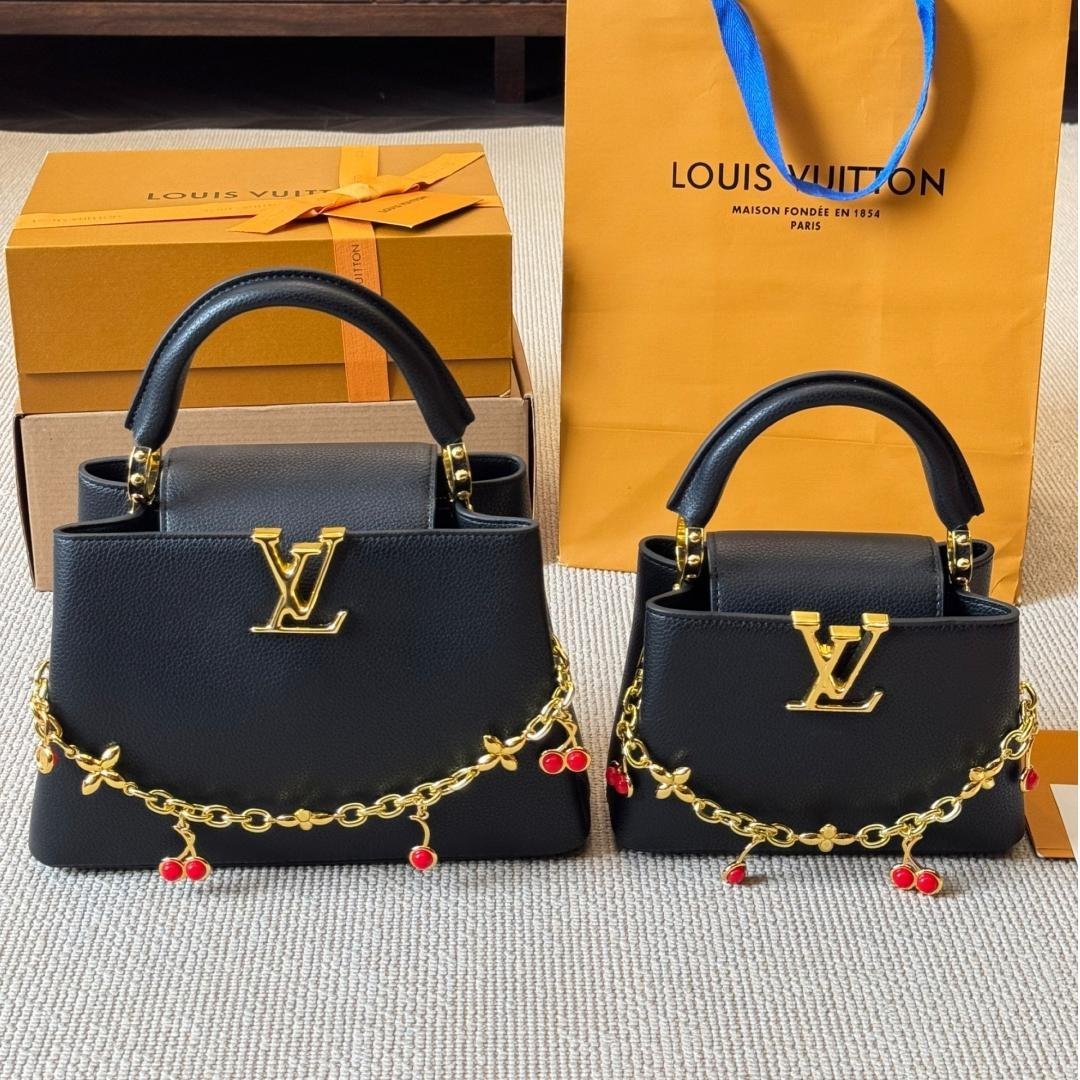 Capucines Handbag in Black Taurillon Leather with Gold LV & Cherry Chain – Available in 27CM & 20CM - 图片 4