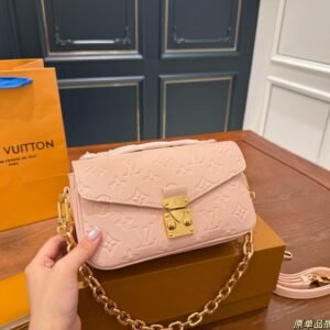 Louis Vuitton Mini Metis Bag in Soft Pink – Compact Leather Crossbody 21CM