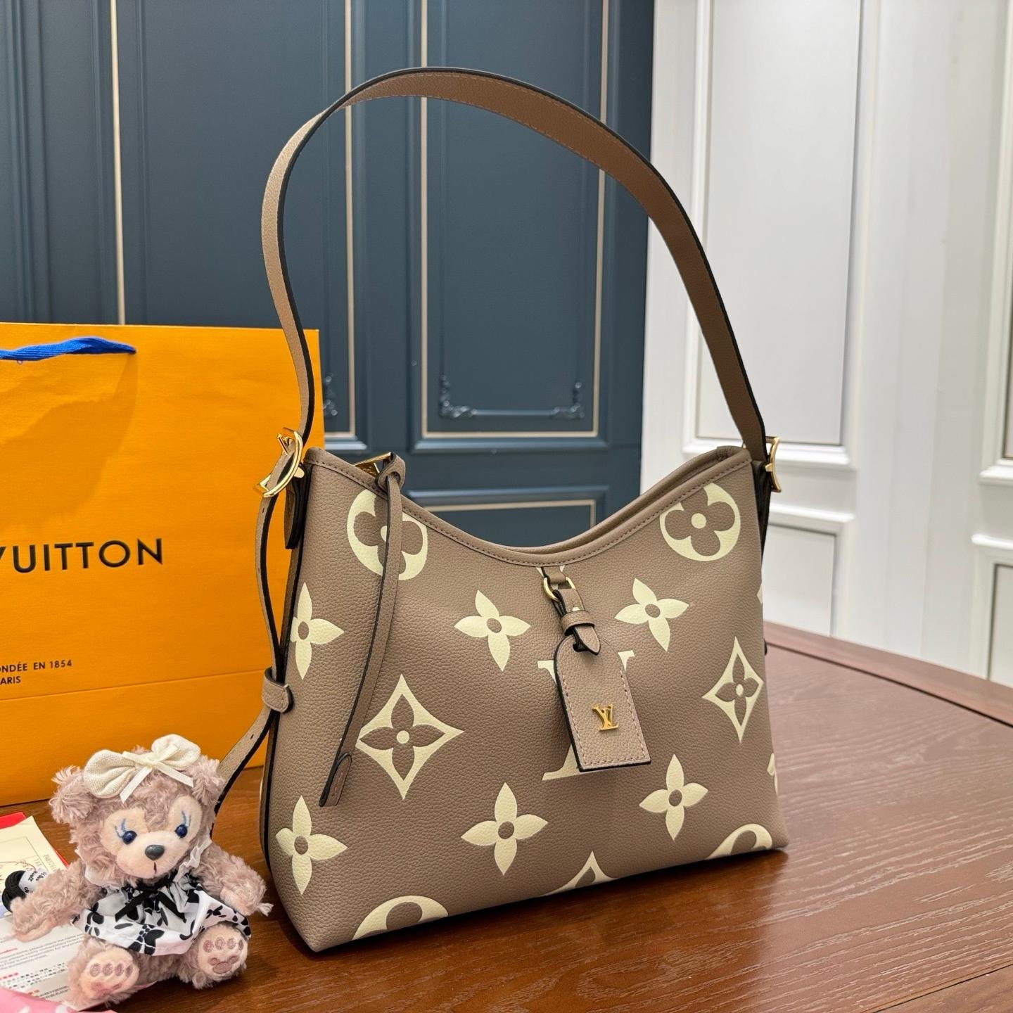 LV Carryall Hobo Shoulder Bag in Monogram Leather – 29cm - 图片 2