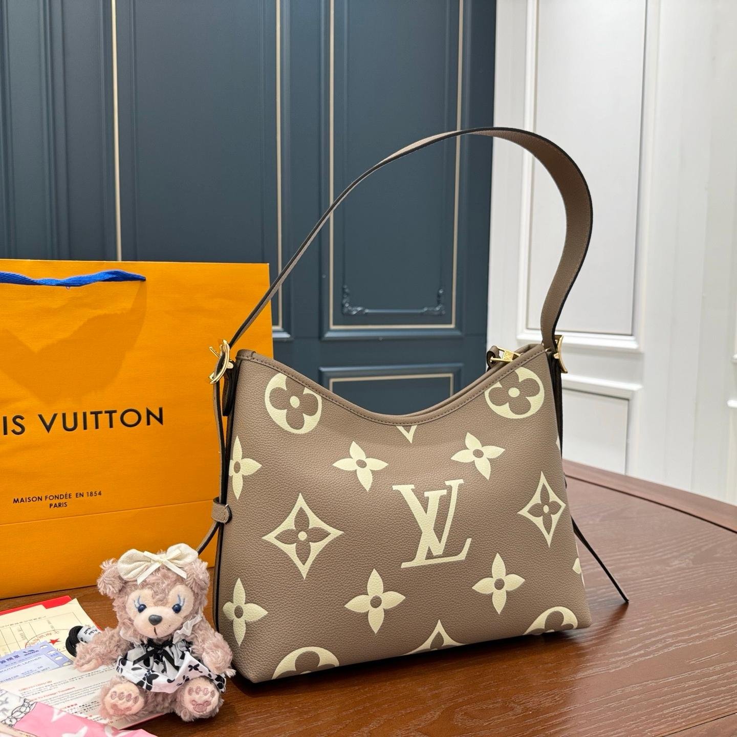 LV Carryall Hobo Shoulder Bag in Monogram Leather – 29cm - 图片 3