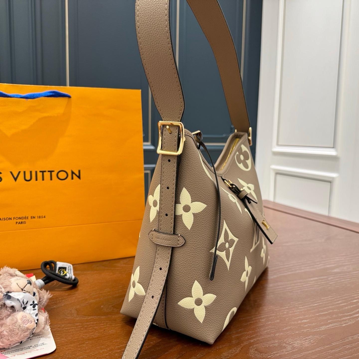 LV Carryall Hobo Shoulder Bag in Monogram Leather – 29cm - 图片 5