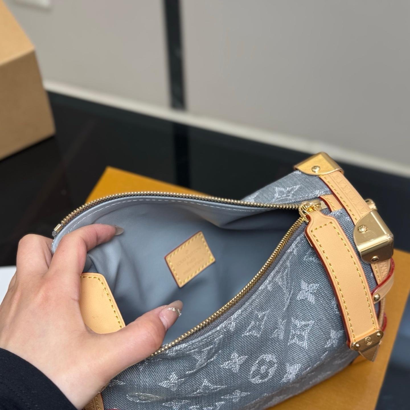 Louis Vuitton Monogram Denim Soft Trunk Bag – Mini Crossbody Case 23CM - 图片 4