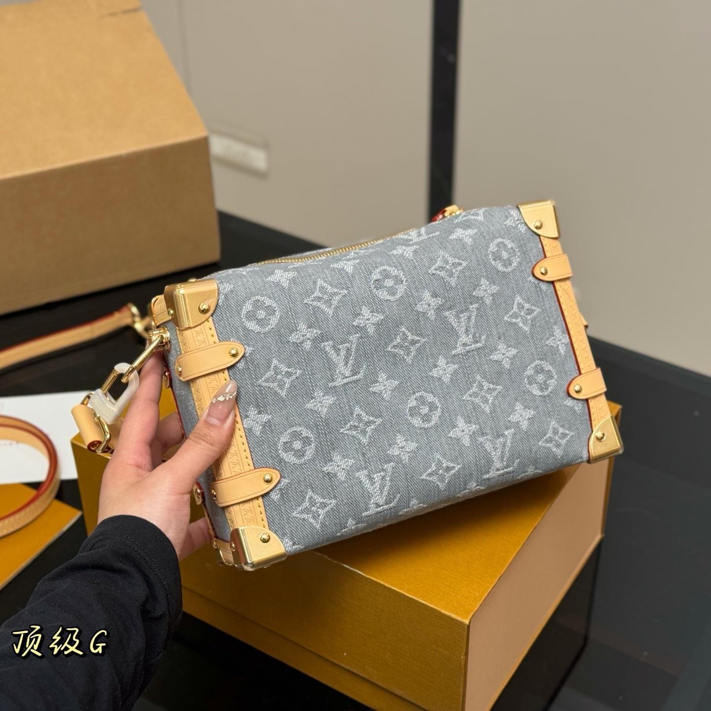 Louis Vuitton Monogram Denim Soft Trunk Bag – Mini Crossbody Case 23CM - 图片 8