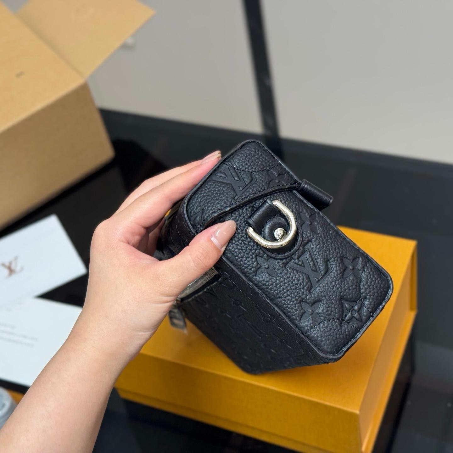 Louis Vuitton Mini Soft Trunk – Black Monogram Leather Box Bag 20CM - 图片 6