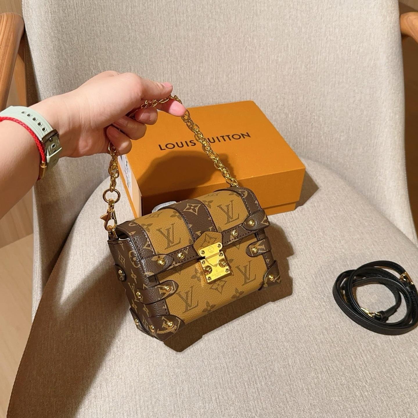 Essential Monogram Mini Trunk Bag – Luxury LV Box Purse with Chain 17CM - 图片 2