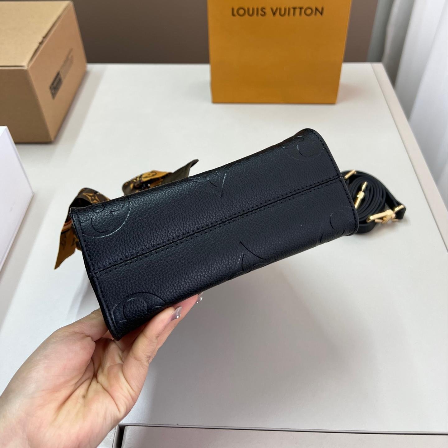 Mini Black Embossed LV Onthego Tote with Scarf – 18cm Elegant Edition - 图片 3