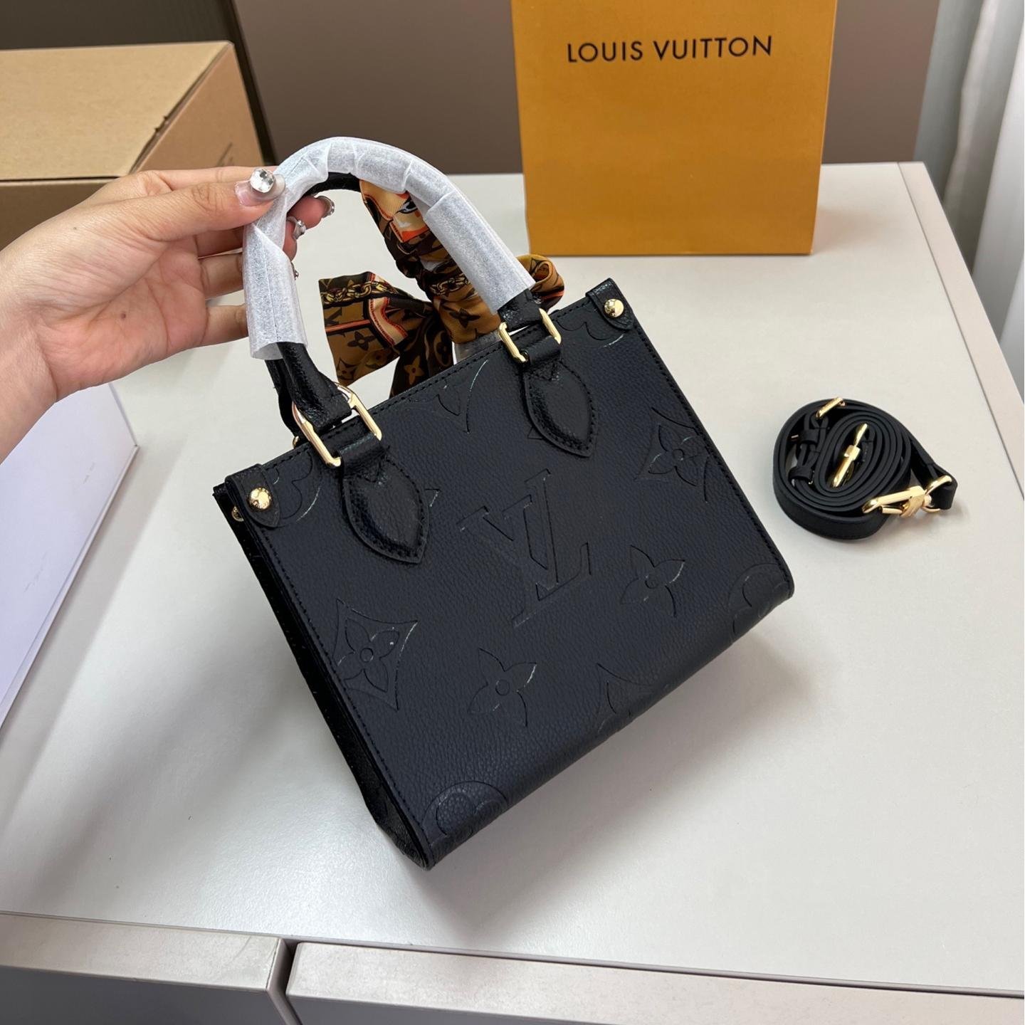 Mini Black Embossed LV Onthego Tote with Scarf – 18cm Elegant Edition - 图片 4