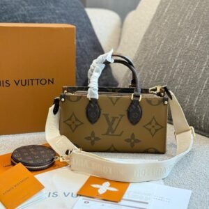 LV OnTheGo East West Mini Tote – Monogram Canvas with Coin Pouch 25cm