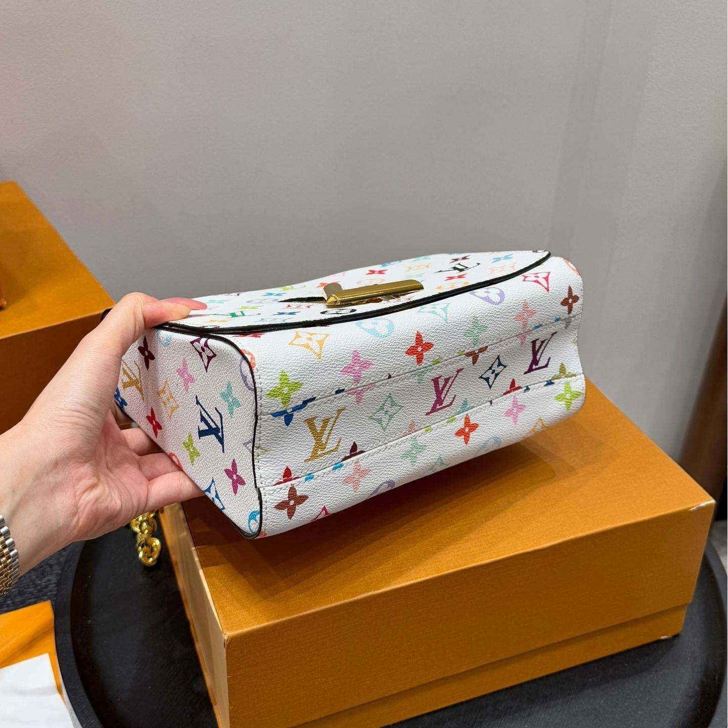 LV Twist Multicolor Monogram Chain Bag – 23cm Retro Revival Edition - 图片 6