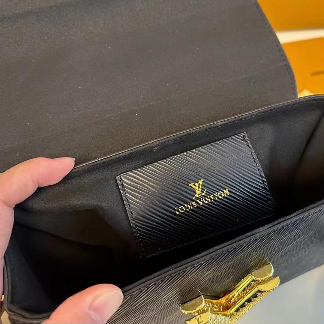LV Twist Epi Leather Handbag – 23cm Black Textured Edition - 图片 9