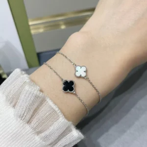 Van Cleef & Arpels Replica Bracelet, Black Agate Clover – Gold