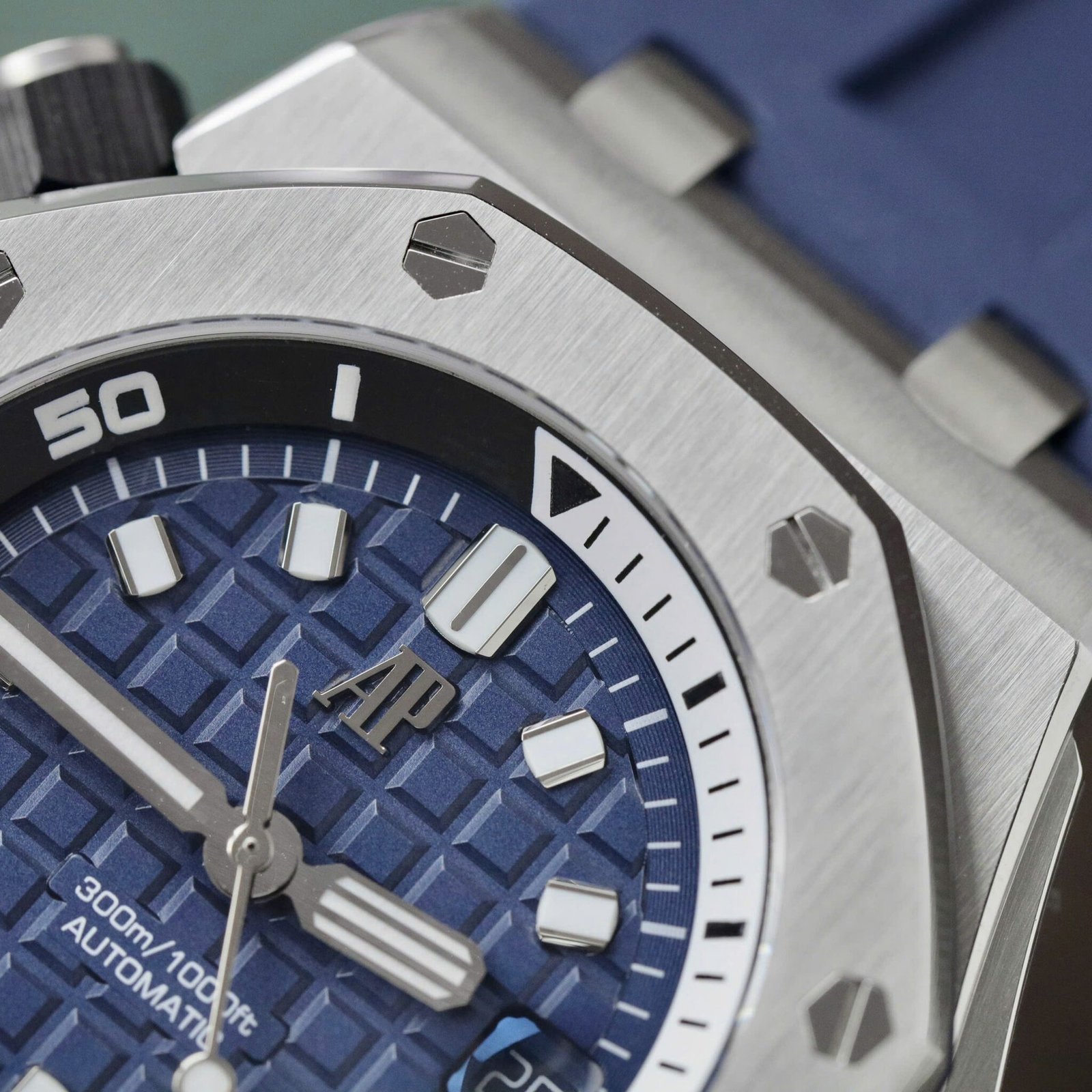 Audemars Piguet Royal Oak Offshore Diver 15720ST Blue Dial Rubber Replica IPF 42mm - 图片 4