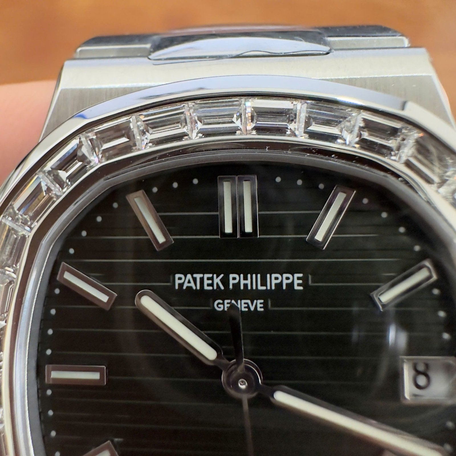 Patek Philippe Nautilus 5711/1300A-001 Green Dial Custom CVD Baguette Diamonds 40mm - 图片 7
